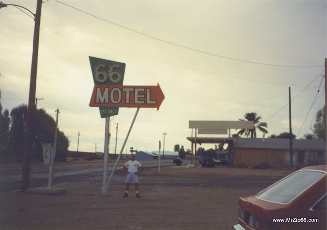 66 Motel at Dawn